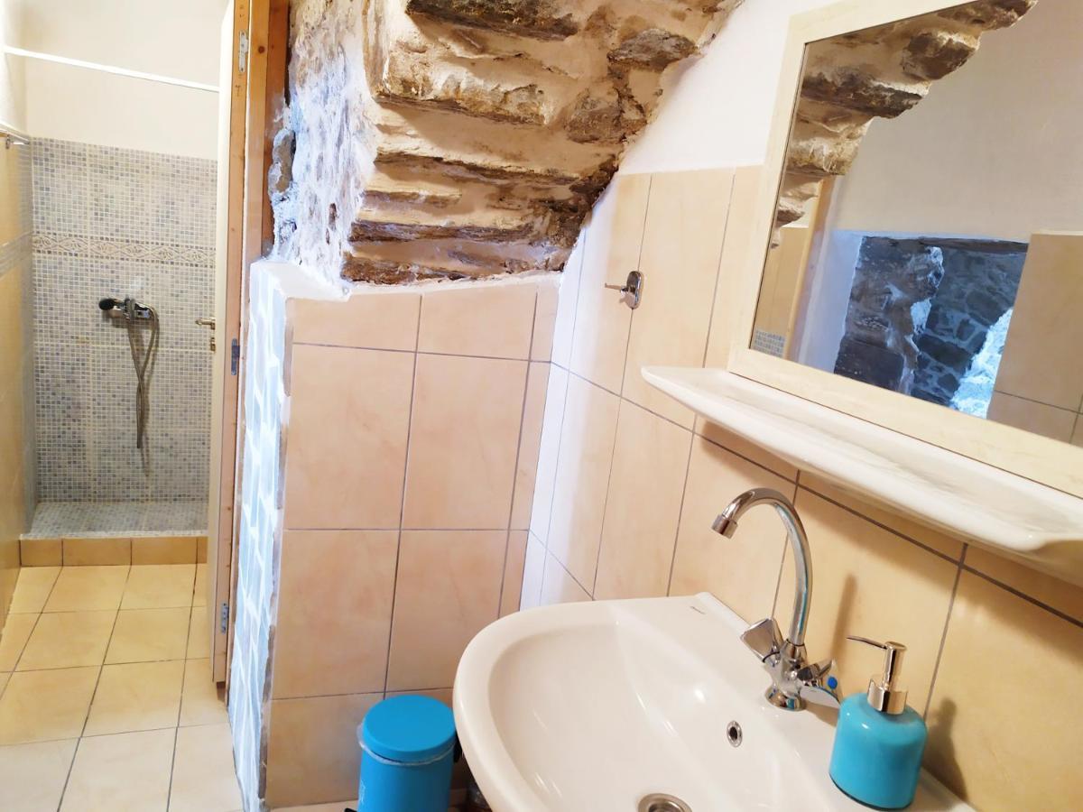 Traditional Family House, Ground Floor With Yard Koronos Dış mekan fotoğraf