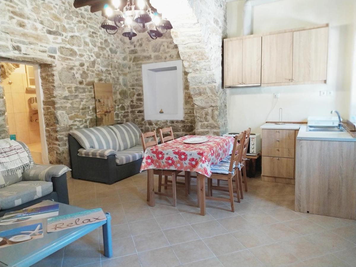 Traditional Family House, Ground Floor With Yard Koronos Dış mekan fotoğraf
