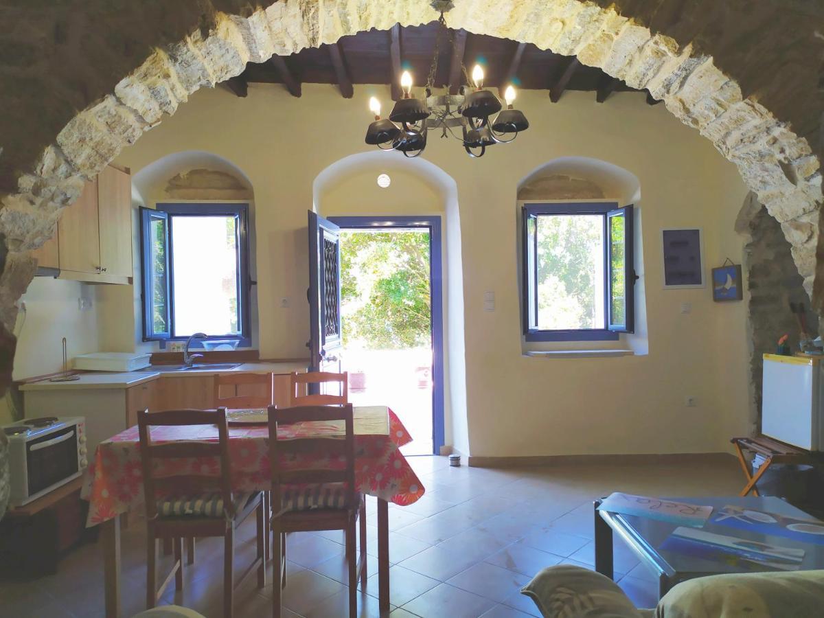 Traditional Family House, Ground Floor With Yard Koronos Dış mekan fotoğraf