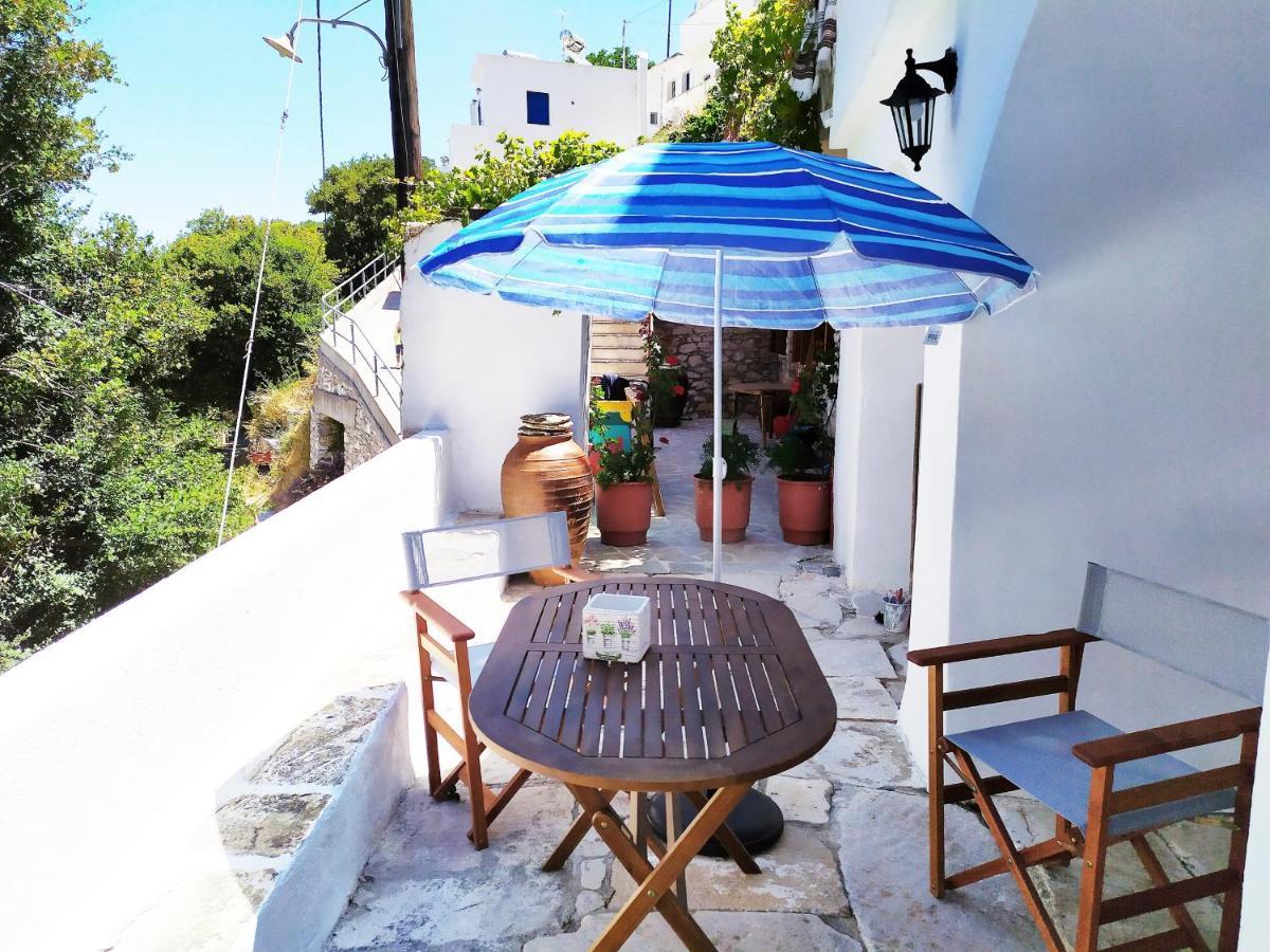 Traditional Family House, Ground Floor With Yard Koronos Dış mekan fotoğraf