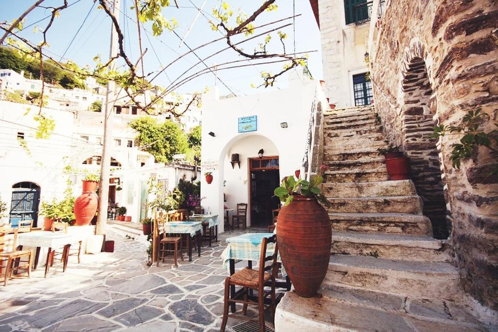 Traditional Family House, Ground Floor With Yard Koronos Dış mekan fotoğraf