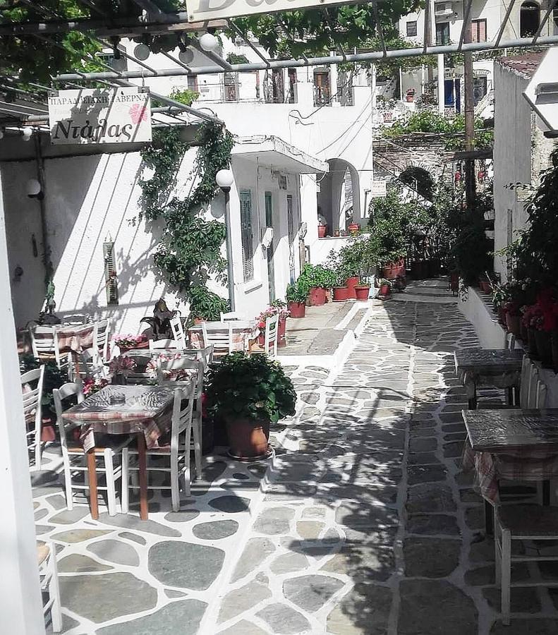 Traditional Family House, Ground Floor With Yard Koronos Dış mekan fotoğraf