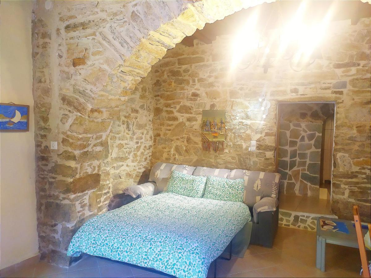 Traditional Family House, Ground Floor With Yard Koronos Dış mekan fotoğraf